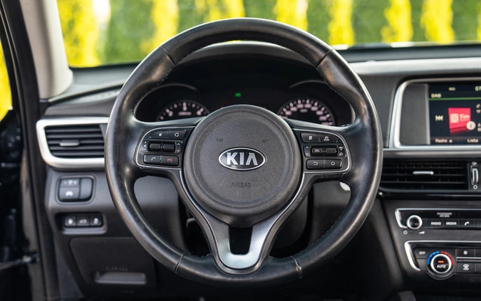 Kia Optima cena 58900 przebieg: 199600, rok produkcji 2016 z Brzozów małe 742